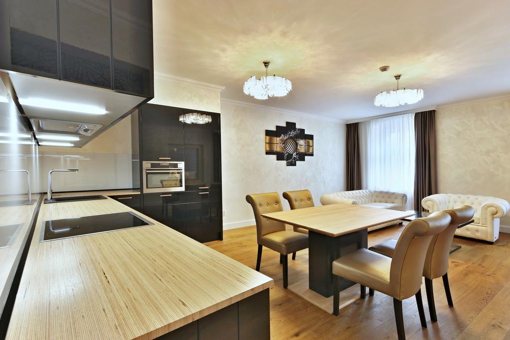 Wellness Hotel Republika 24 Apartments Plzeň Kültér fotó