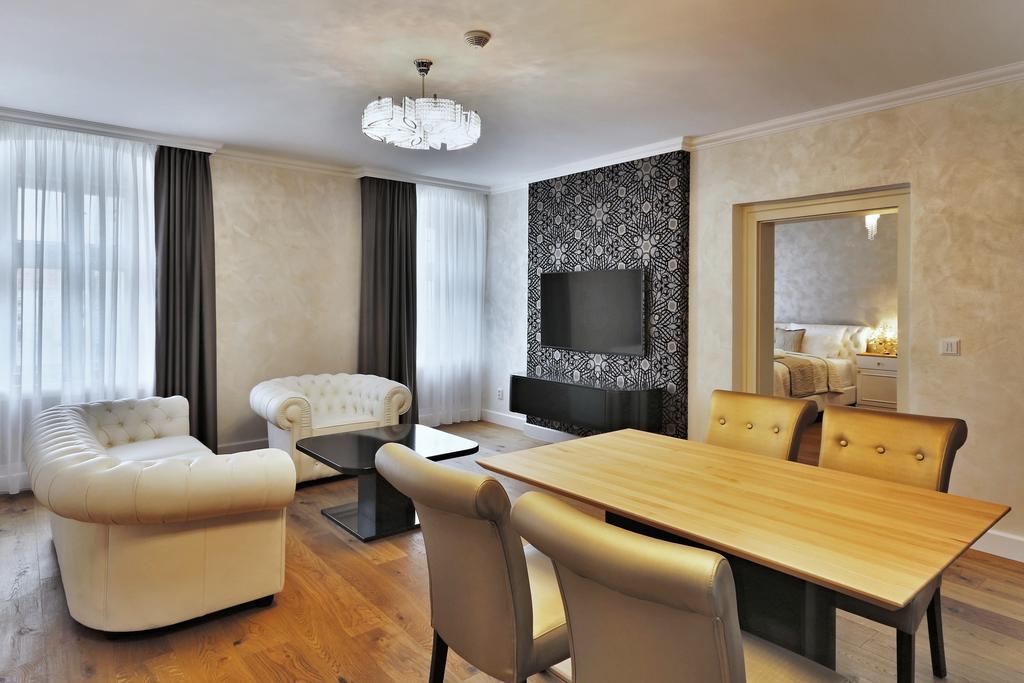 Wellness Hotel Republika 24 Apartments Plzeň Kültér fotó