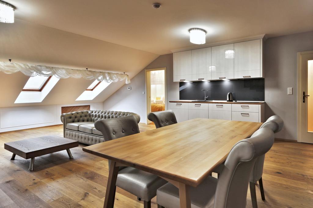 Wellness Hotel Republika 24 Apartments Plzeň Kültér fotó