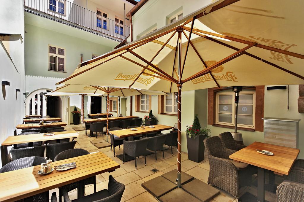Wellness Hotel Republika 24 Apartments Plzeň Kültér fotó