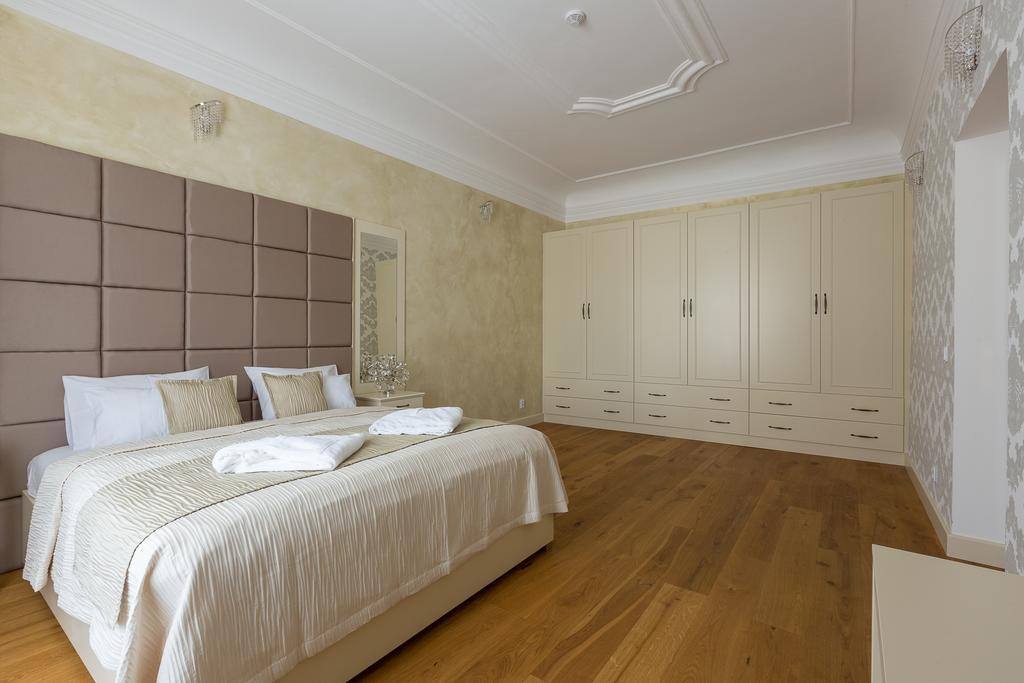Wellness Hotel Republika 24 Apartments Plzeň Kültér fotó