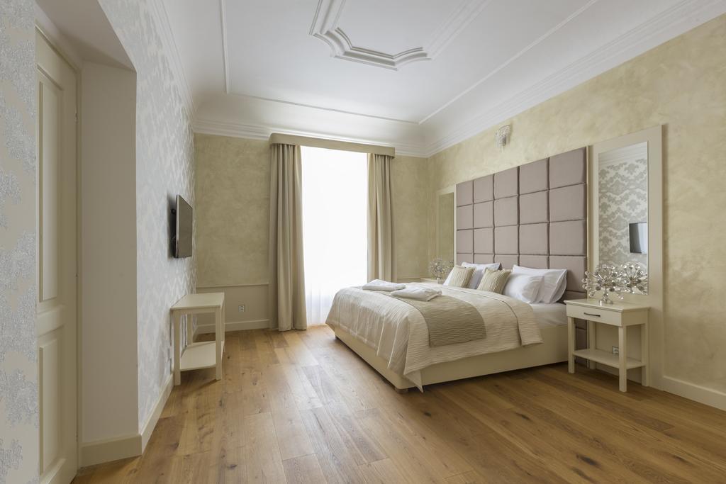 Wellness Hotel Republika 24 Apartments Plzeň Kültér fotó