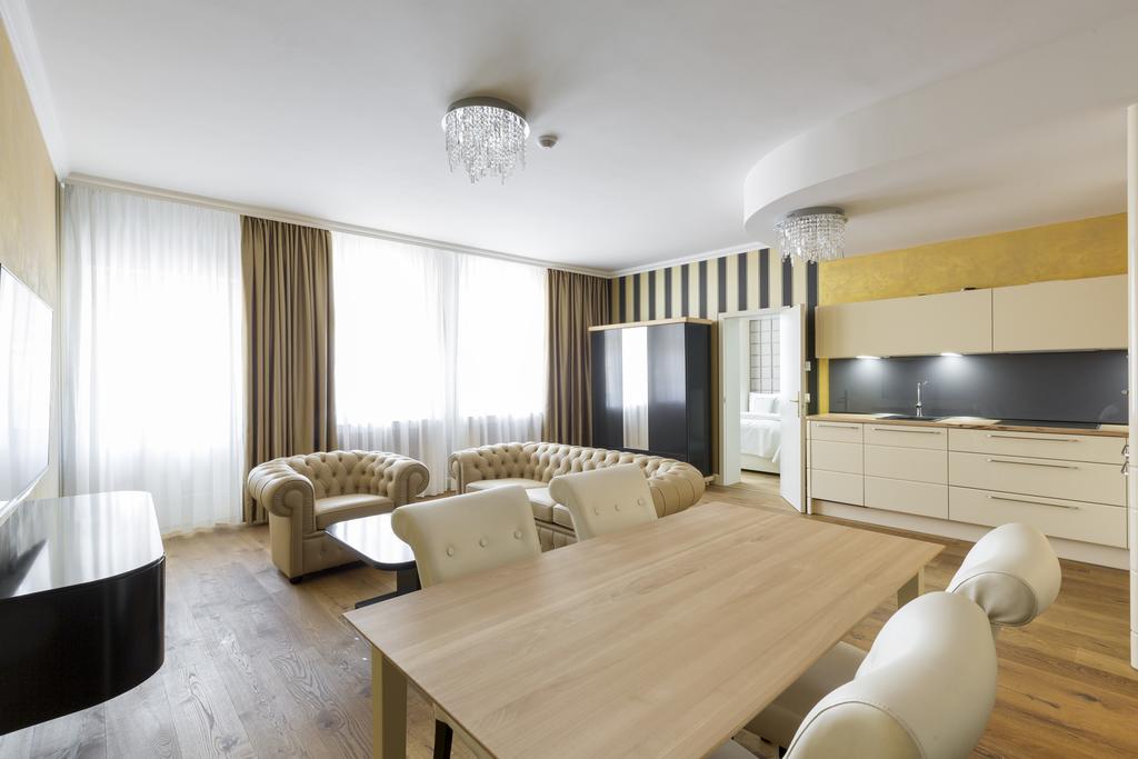 Wellness Hotel Republika 24 Apartments Plzeň Kültér fotó